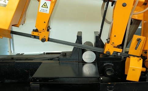 都匀数控带锯床自动送料精度会出现偏差吗？