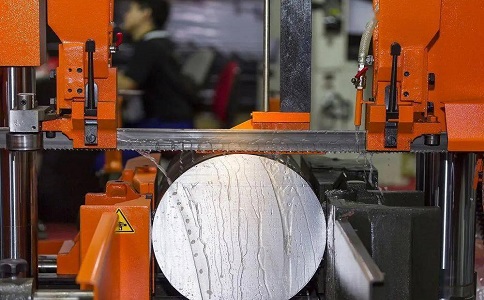 都匀立式金属带锯床切削出现跑带故障解决方法！